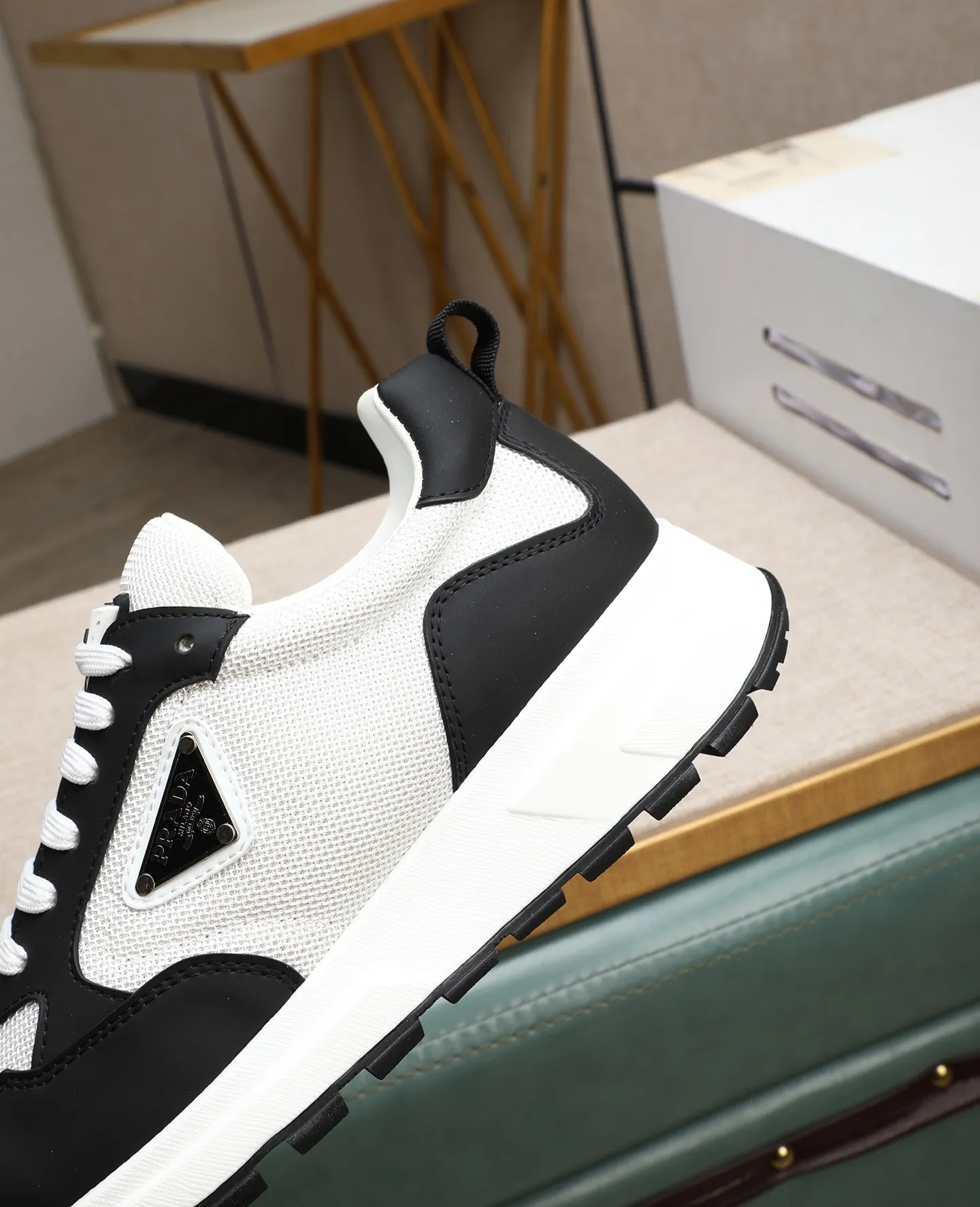 Men's shoes 💰540 🌹🌹[PRADA—Prada] latest model 🙈original replica! 👟👟👟Available here. The workmanship is top-notch. The upper is made from Italy. 🇮🇹Imported first-layer cowhide. ❗️Breathable cowhide lining@Suitable for travel. The original version has an enlarged engraved sole, making it suitable for all kinds of travels, showing low-key luxury. Let quality speak for itself. Color: Size: 38-44